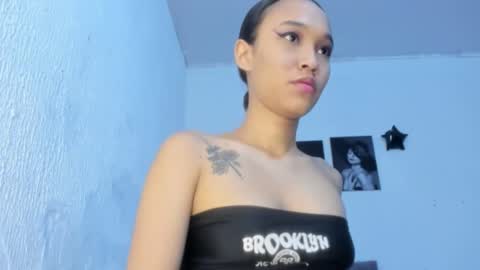 Lisa online show from November 2025 04:44:01 AM