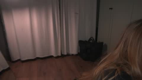 Elisabeth or Lisa online show from April 2026 08:43:02 PM