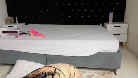 lisa_sweetas online show from April 2026 08:20:01 PM