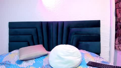 Snapshot of lisa_white_ chatting on February 2025 09:18:02 PM lisa white online show from February 2025 09:18:02 PM