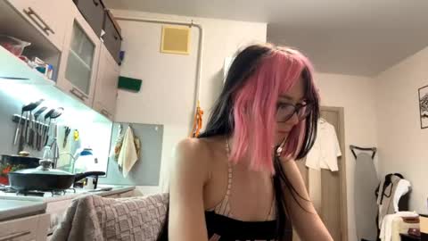 Snapshot of lisabethlaurence chatting on May 2026 07:31:02 PM Aileen online show from May 2026 07:31:02 PM