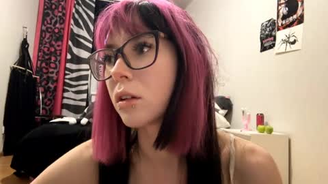 Snapshot of lisabethlaurence chatting on May 2026 06:38:02 PM Aileen online show from May 2026 06:38:02 PM