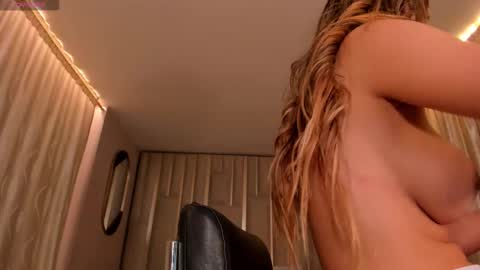 Snapshot of lisaflowersx chatting on February 2026 11:08:01 AM Lisa Flowers online show from February 2026 11:08:01 AM