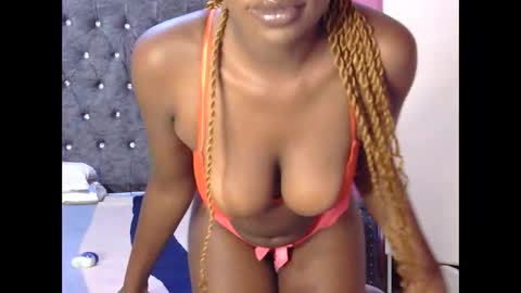 Snapshot of lisah22_ chatting on April 2026 06:35:02 AM Lisah online show from April 2026 06:35:02 AM