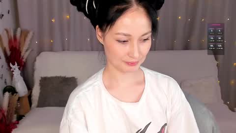 Snapshot of lisamooore chatting on February 2025 03:28:02 PM Lisa Moore online show from February 2025 03:28:02 PM