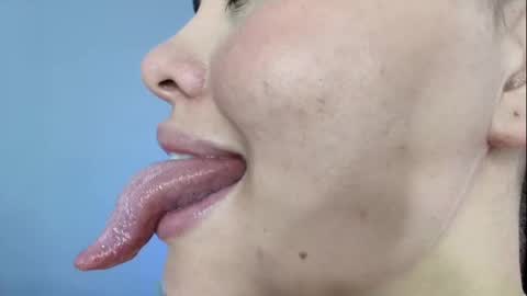 Lisbet online show from December 2024 07:00:02 PM