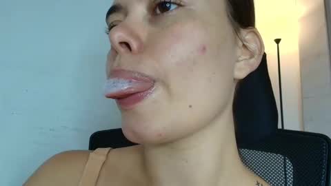 Lisbet online show from September 2025 11:20:01 PM