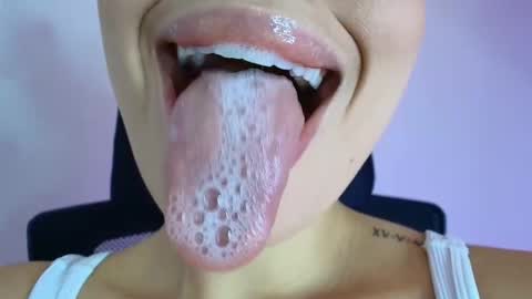 Lisbet online show from November 2025 10:32:02 PM