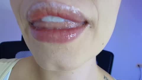 Snapshot of lisbet_21x chatting on February 2026 01:56:01 PM Lisbet online show from February 2026 01:56:01 PM