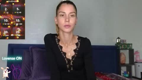 Kris Maks online show from September 2025 04:32:02 PM