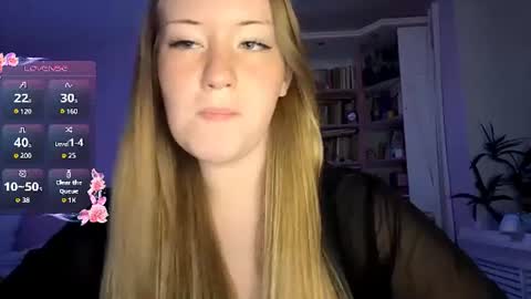 Snapshot of lisi_kiss_ chatting on July 2026 06:23:01 PM Aurora online show from July 2026 06:23:01 PM