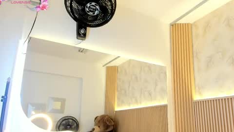 Snapshot of liss_reyes chatting on June 2026 01:28:02 PM Liss online show from June 2026 01:28:02 PM