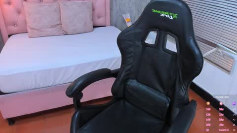 L I S S A  online show from February 2025 04:07:02 AM