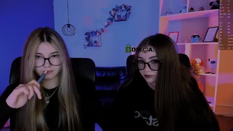 lissa_night online show from April 2026 07:44:01 PM