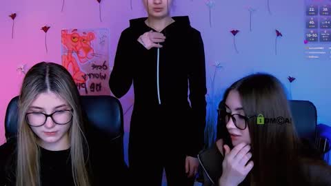 lissa_night online show from April 2026 07:08:02 PM