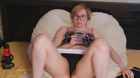 Snapshot of lissaho chatting on May 2026 11:40:02 AM Lissa Ross online show from May 2026 11:40:02 AM