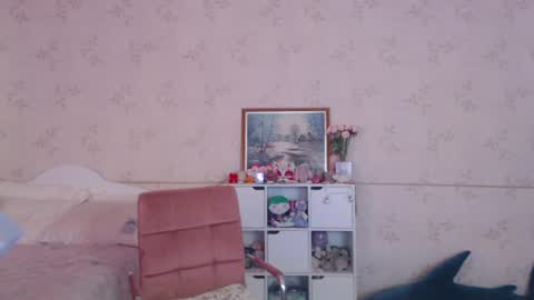 Alice Dont forget to thumbs up its very important  online show from April 2026 10:24:02 AM