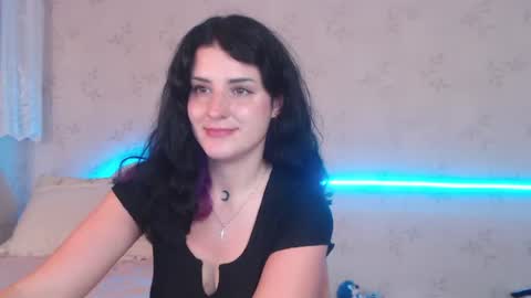 Snapshot of lissalucy chatting on June 2026 02:04:01 PM Alice Dont forget to thumbs up its very important online show from June 2026 02:04:01 PM