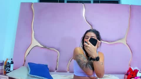 Snapshot of lissandjohnson chatting on December 2024 08:26:01 AM LISSA JHONS online show from December 2024 08:26:01 AM