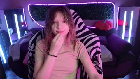 Lena online show from November 2025 09:03:01 AM