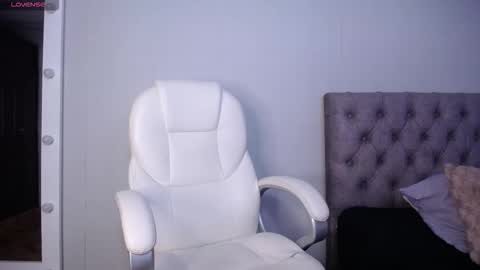 LOLA online show from September 2025 08:37:02 AM