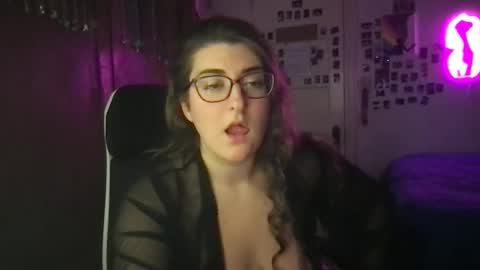 Snapshot of litlebabygoddess chatting on November 2025 07:19:02 AM litlebabygoddess online show from November 2025 07:19:02 AM