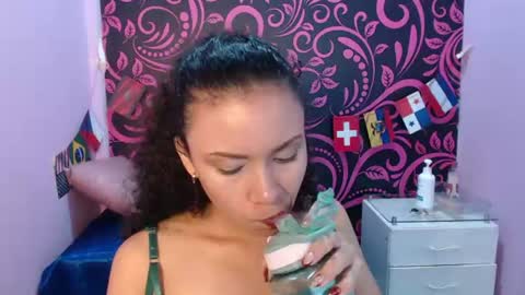 Snapshot of little18doll chatting on July 2026 12:59:01 AM little18doll online show from July 2026 12:59:01 AM