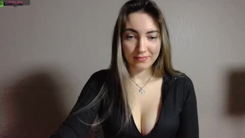 Tina online show from October 2025 03:51:02 PM