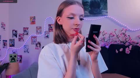 Snapshot of little__caprice chatting on January 2026 07:13:01 AM Bella online show from January 2026 07:13:01 AM