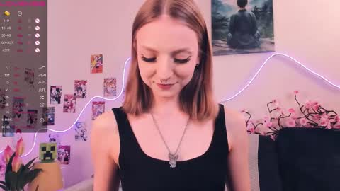 Snapshot of little__caprice chatting on February 2026 07:45:01 AM Bella online show from February 2026 07:45:01 AM