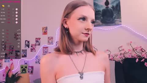 Snapshot of little__caprice chatting on February 2026 07:34:01 AM Bella online show from February 2026 07:34:01 AM