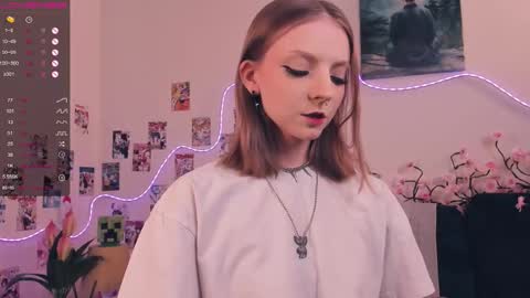 Snapshot of little__caprice chatting on February 2026 07:12:01 AM Bella online show from February 2026 07:12:01 AM