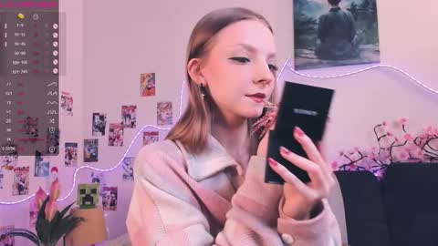 Snapshot of little__caprice chatting on February 2026 07:17:01 AM Bella online show from February 2026 07:17:01 AM