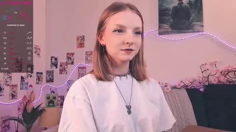 Snapshot of little__caprice chatting on February 2026 07:30:01 AM Bella online show from February 2026 07:30:01 AM