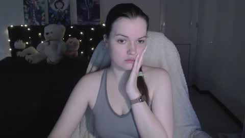 little__flowers online show from December 2025 08:01:01 AM