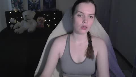 Snapshot of little__flowers chatting on April 2026 09:29:01 AM little__flowers online show from April 2026 09:29:01 AM