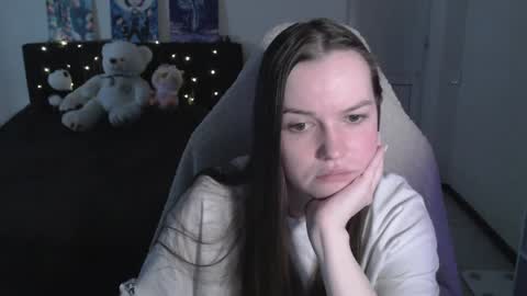 Snapshot of little__flowers chatting on April 2026 09:24:01 AM little__flowers online show from April 2026 09:24:01 AM
