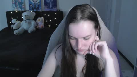 Snapshot of little__flowers chatting on April 2026 09:15:01 AM little__flowers online show from April 2026 09:15:01 AM