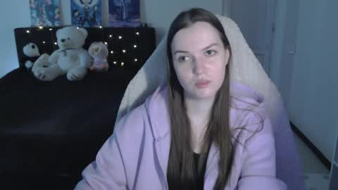 Snapshot of little__flowers chatting on May 2026 09:03:01 AM little__flowers online show from May 2026 09:03:01 AM