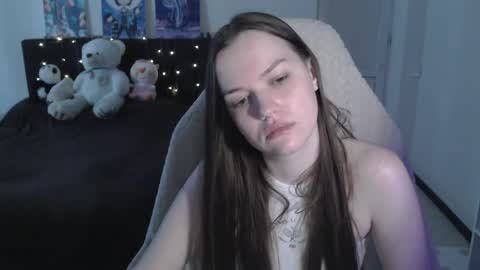 Snapshot of little__flowers chatting on May 2026 09:25:02 AM little__flowers online show from May 2026 09:25:02 AM