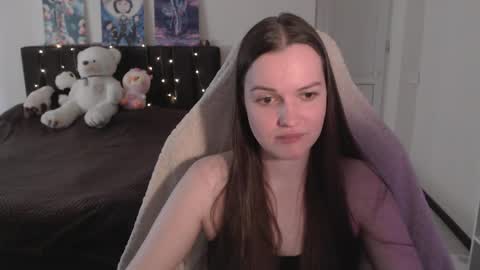 Snapshot of little__flowers chatting on May 2026 08:54:01 AM little__flowers online show from May 2026 08:54:01 AM