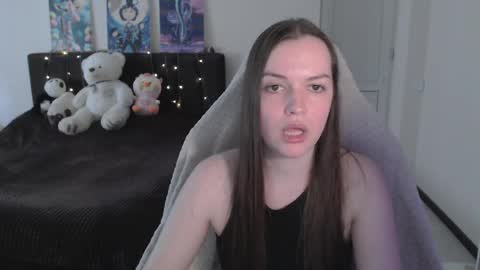 Snapshot of little__flowers chatting on May 2026 09:03:01 AM little__flowers online show from May 2026 09:03:01 AM