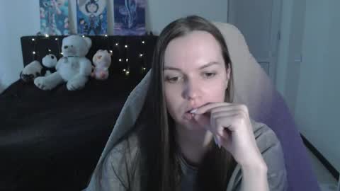 Snapshot of little__flowers chatting on May 2026 09:29:02 AM little__flowers online show from May 2026 09:29:02 AM