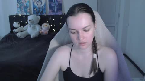 Snapshot of little__flowers chatting on June 2026 09:23:02 AM little__flowers online show from June 2026 09:23:02 AM