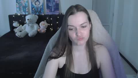 Snapshot of little__flowers chatting on June 2026 10:21:02 AM little__flowers online show from June 2026 10:21:02 AM