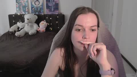 Snapshot of little__flowers chatting on June 2026 08:29:01 AM little__flowers online show from June 2026 08:29:01 AM