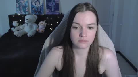 Snapshot of little__flowers chatting on June 2026 09:52:01 AM little__flowers online show from June 2026 09:52:01 AM