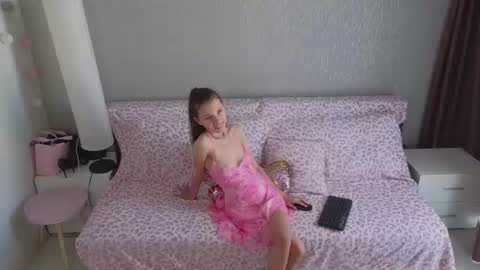 Snapshot of little__lunaa chatting on June 2026 11:59:01 AM online show from June 2026 11:59:01 AM