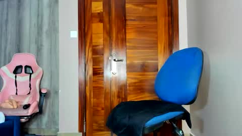 little_africa online show from March 2026 07:43:01 AM