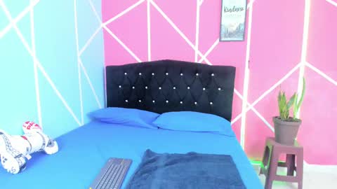 Snapshot of little_angelsky chatting on March 2025 03:02:01 AM Michelle. online show from March 2025 03:02:01 AM